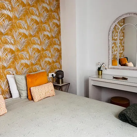 Luxury Penthouse With Jacuzzi La Strada דירה