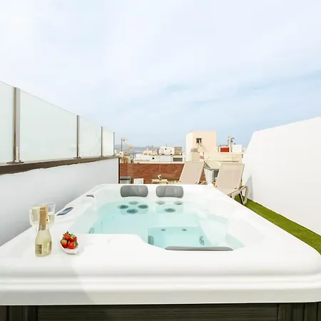 Luxury Penthouse With Jacuzzi La Strada *