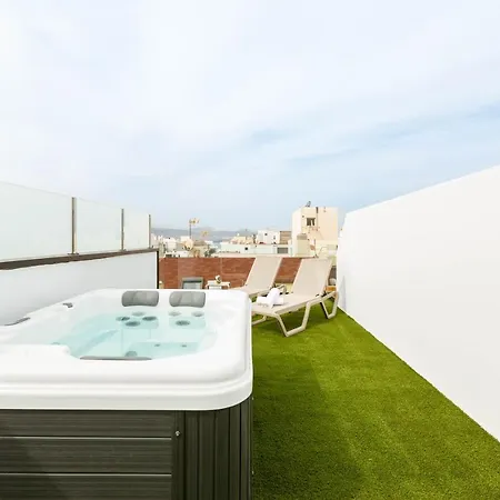 Apartment Luxury Penthouse With Jacuzzi La Strada
